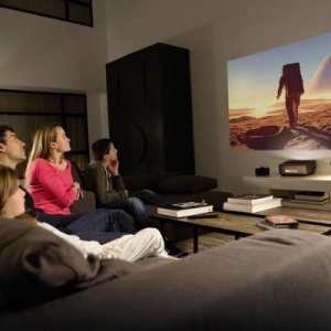 把你家任何一间房间变成影院就靠它了